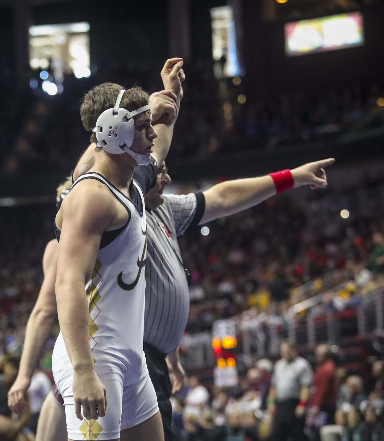 021618-STATE-WRESTLING-2A-QUARTERS-020